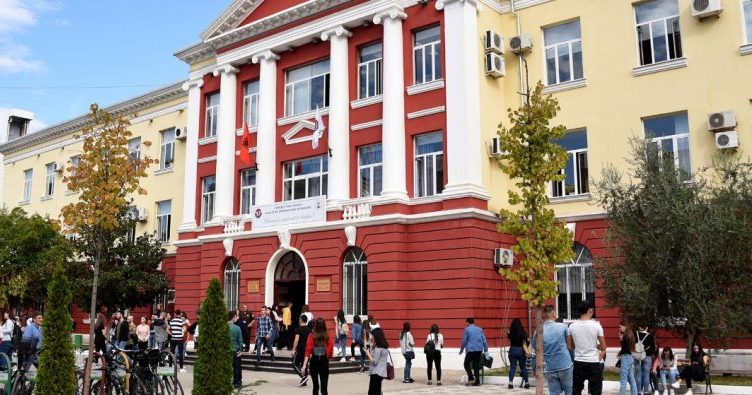 Mbeshtetja e arsimimit, studentet do kthejne parate nese nuk realizojne detyrimet